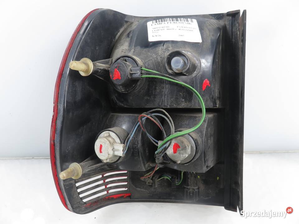 LAMPA PRAWA TYLNA MITSUBISHI PAJERO PININ