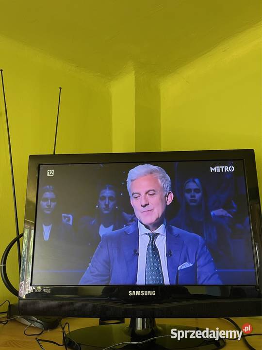 Telewizor TV Samsung 22' mało używany, dvbt, plus antena