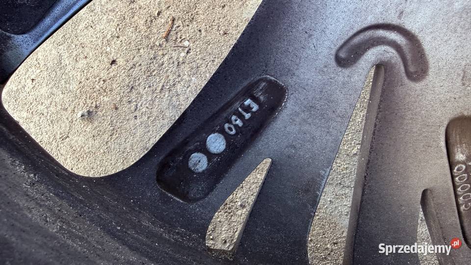 Felgi aluminiowe17 opony letnie Toyota Samochodowe Kielce