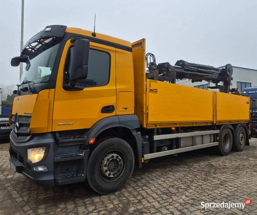 Skrzynia z tylnym dzwigiem Mercedes Warszawa