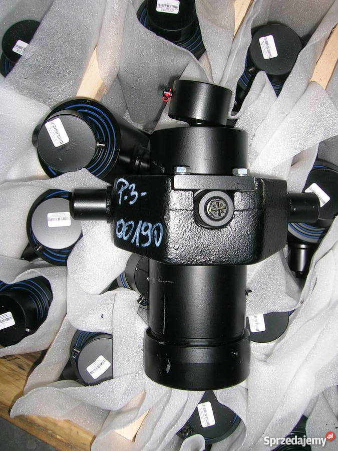 Cylinder 330mm skok 1050mm z kołyską i gniazdem Brzozówka