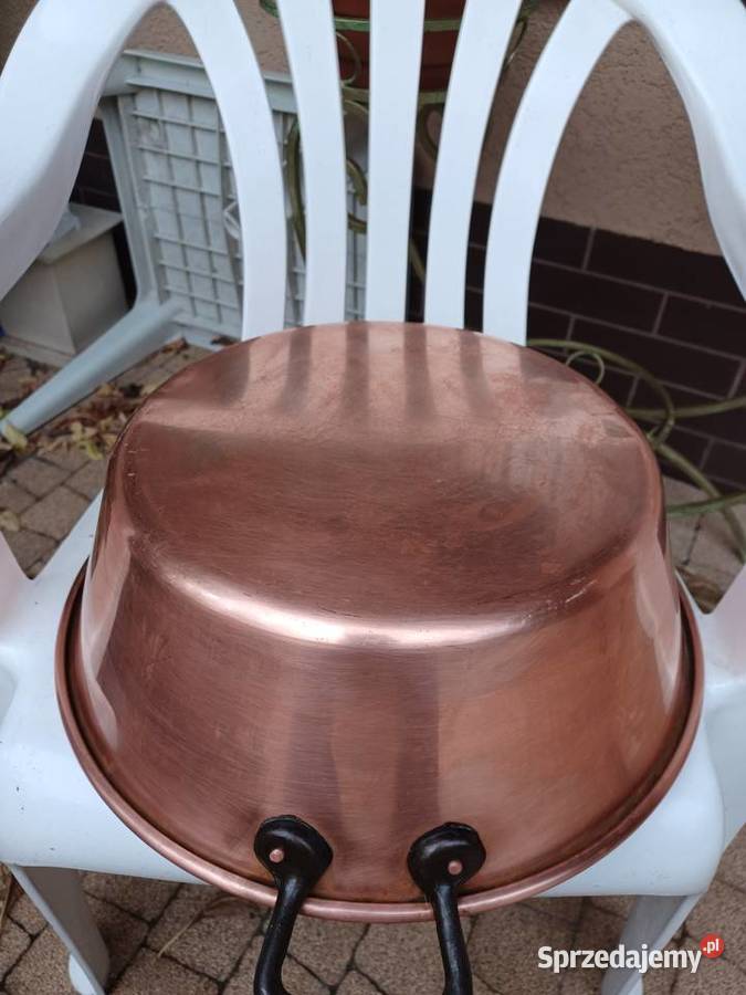 Piękna duża miedziana misa
