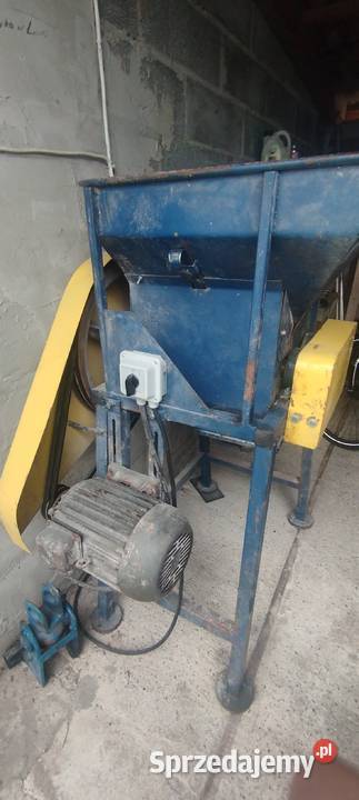 Gniotownik Do hodowli zwierząt mazowieckie Czarna Kolonia