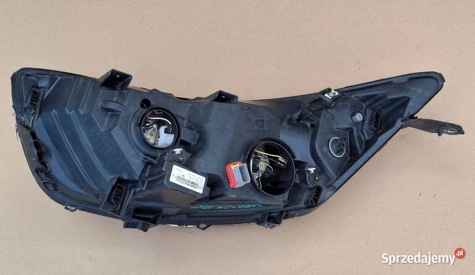IVECO DAILY IV 14 REFLEKTOR PRAWY LAMPA PRAWA osobowe Bieleń