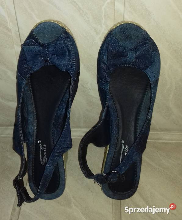 Buty dżinsowe na koturnie