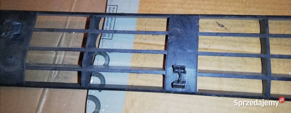 Kratka atrapa zderzaka lewa Audi 100 c4 sedan Sanok