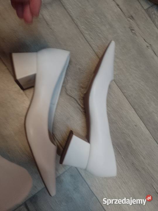 41 ASOS Design Białe czółenka wieczorowe w szpic Kraków