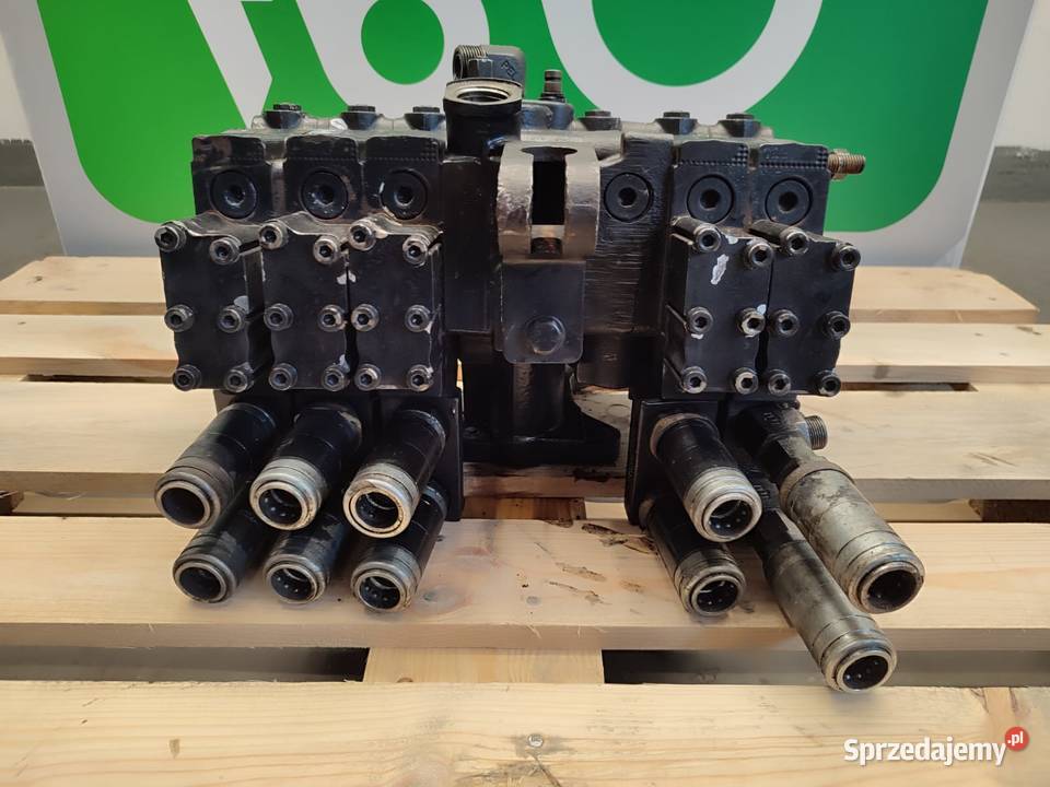 Rozdzielacz hydrauliczny 87329822 Holland T7220 Wilkowo sprzedam
