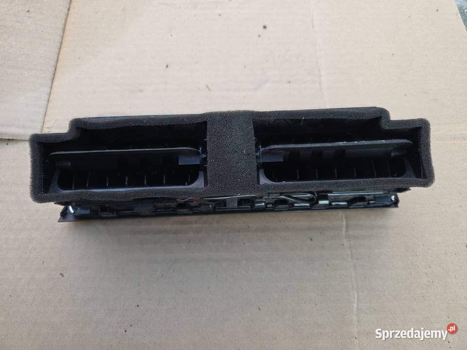 Audi A4 B8 Kratki nawiewu 8T1820951C Rybno