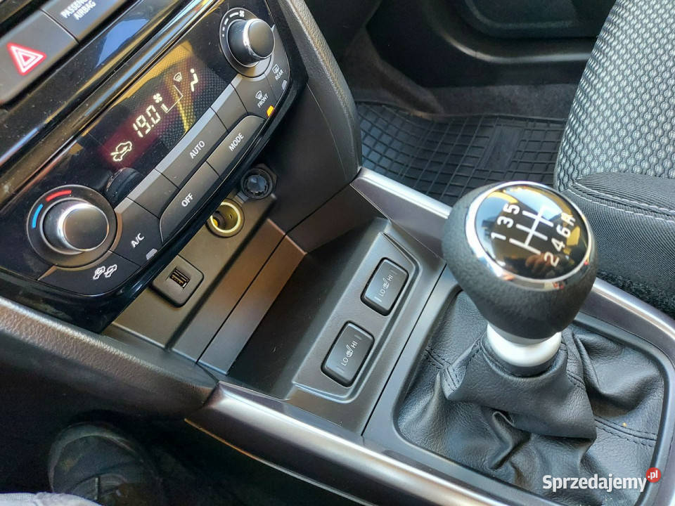 Suzuki Vitara 14 benzyna kamera navi 10945 FULL centralny zamek Drelów