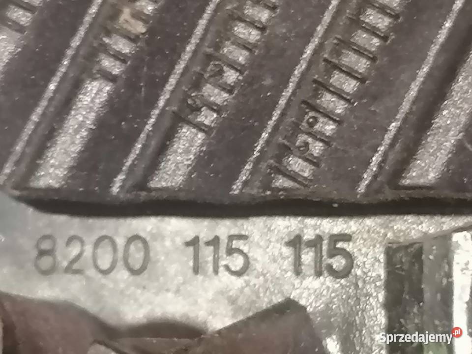 logo emblemat przód 8200115115 Renault Scenic 2 osobowe