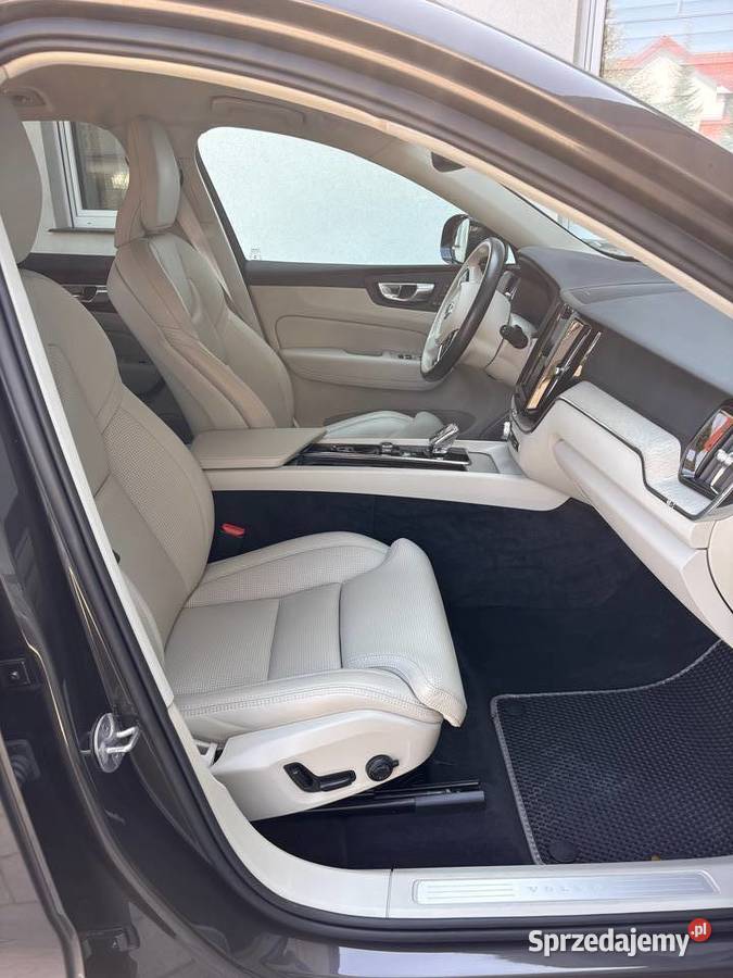 Volvo XC60 pierwszy właściciel POLSKA umowa Volvo Warszawa