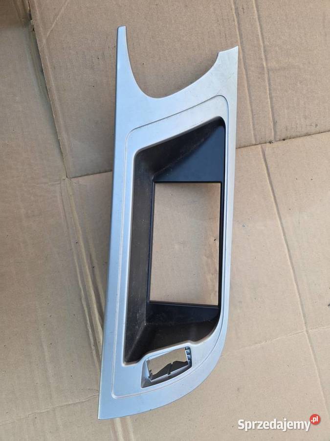 Audi A4 B8 ramka dekor wyświetlacza 8K1857186 Osłony i zaślepki Rybno