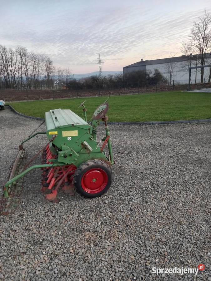 Siewnik hassia du nieuszkodzony Pilzno sprzedam