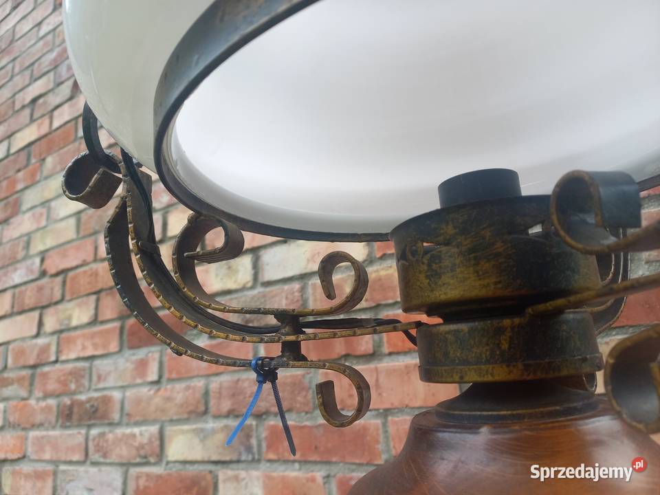 Żyrandol metalowy ze szklanym kloszem Lampa Gawroniec
