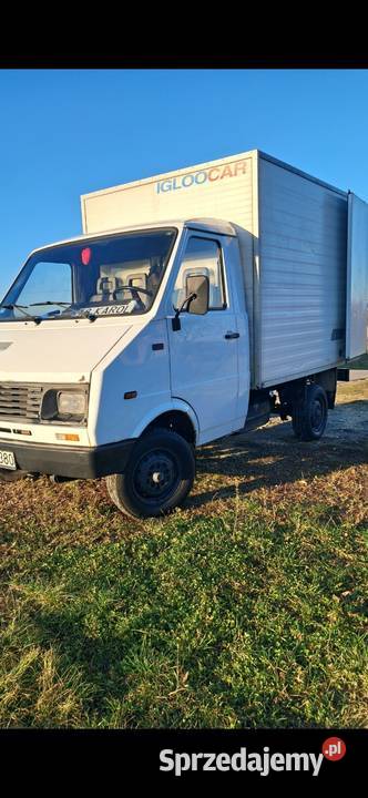 Samochód dostawczy Lublin 24 kupiony w polskim salonie Kleczanów