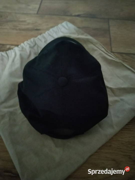 Czapka z dsszkiem Versace sprzedam