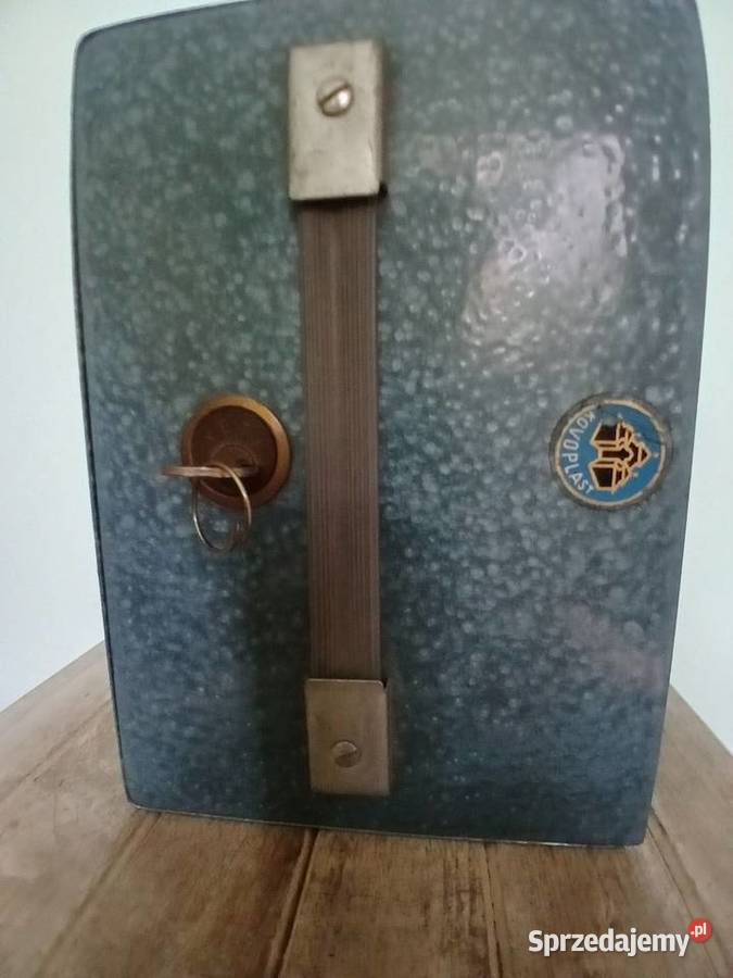 Metalowa karetka z lat 70 tych Kraków