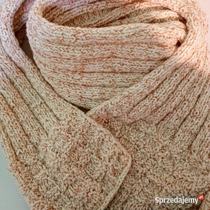 Szalik z czapka wykonany własnoręcznie na Uniseks Warszawa
