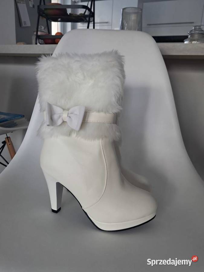 nowe białe kozaczki rozmiar 37 brak paragonu świętokrzyskie Sandomierz sprzedam