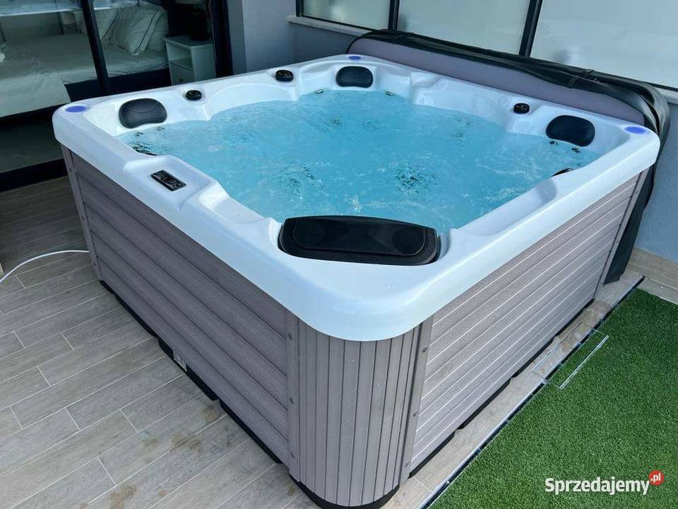 Wanna z hydromasażem jacuzzi ogrodowe Trident Majdan