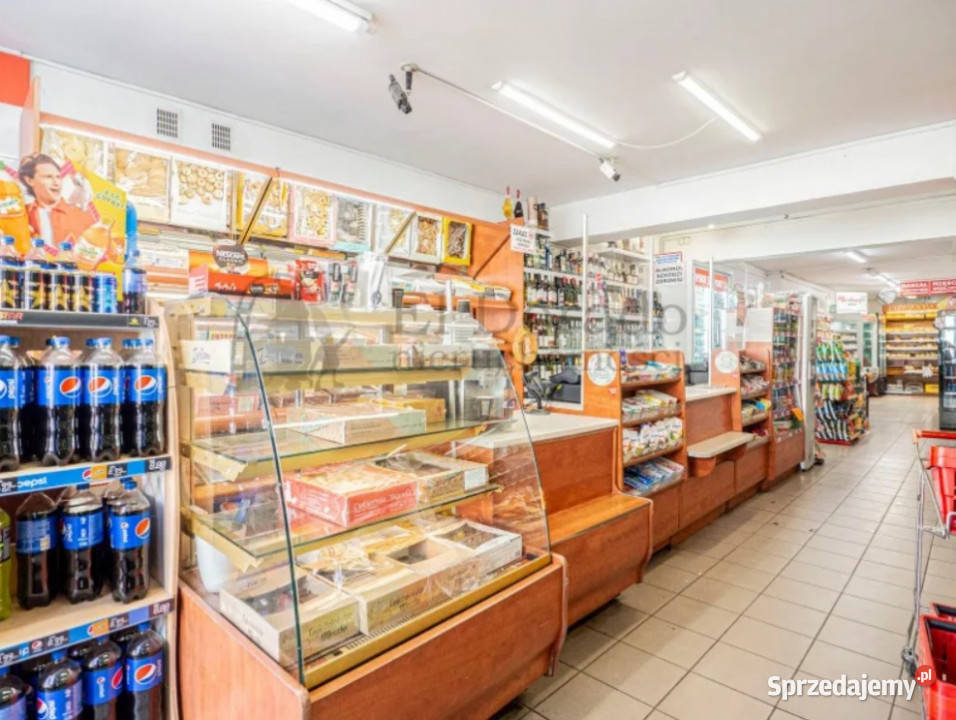 Przestronny lokal usługowy w ścisłym centrum Środa Śląska