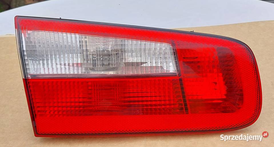 LAMPA TYŁ TYLNA LEWA W KLAPĘ RENAULT LAGUNA II sprzedam