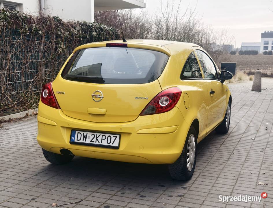 Opel Corsa D 12 benzyna świeżo serwisie gotowy manualna Wrocław