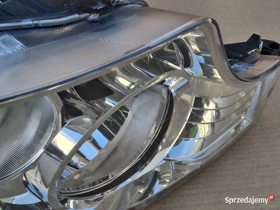 MERCEDES ACTROS MP4 REFLEKTOR PRAWY LAMPA PRAWA Bieleń