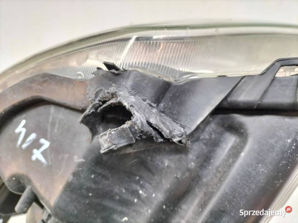 LAMPA PRZÓD PRAWA EU USZKODZONA Suzuki Baleno II