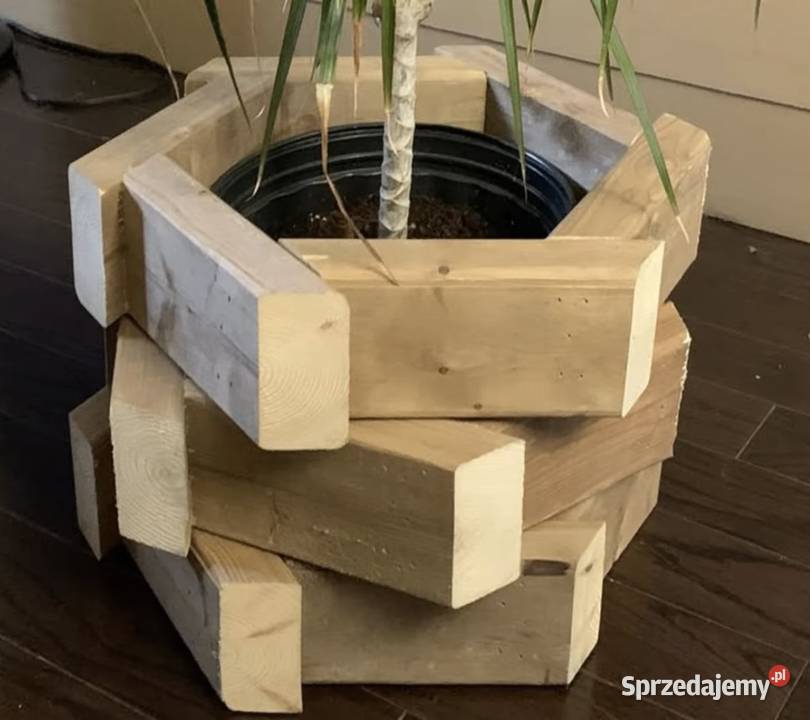 Drewniana donica sześciokątna 65