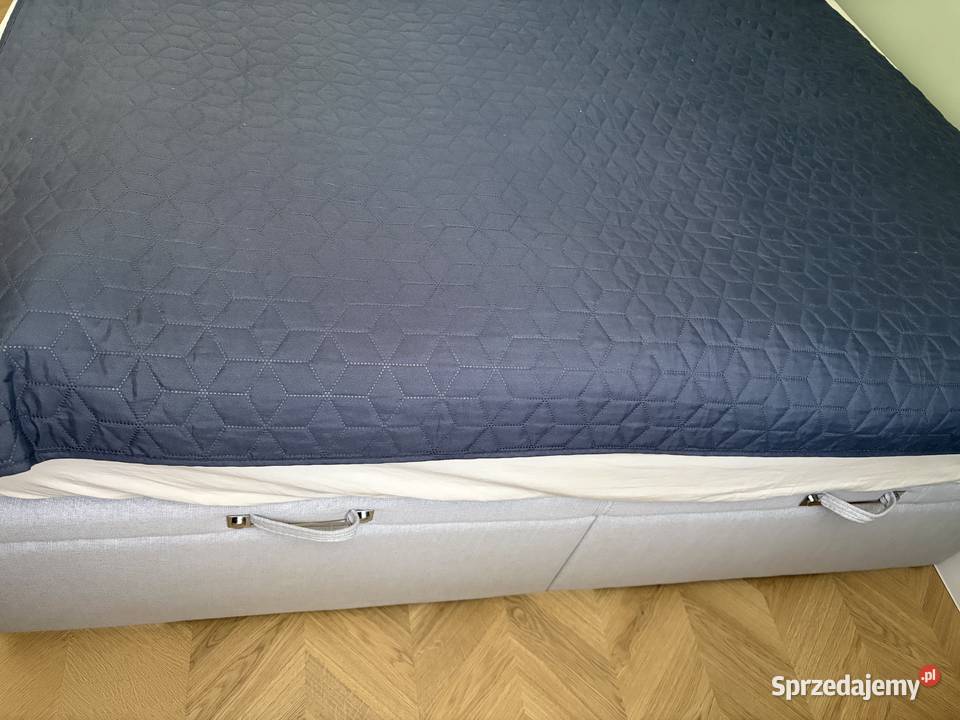 Tapicerowane łóżko kontynentalne z salonu Agata Sosnowiec