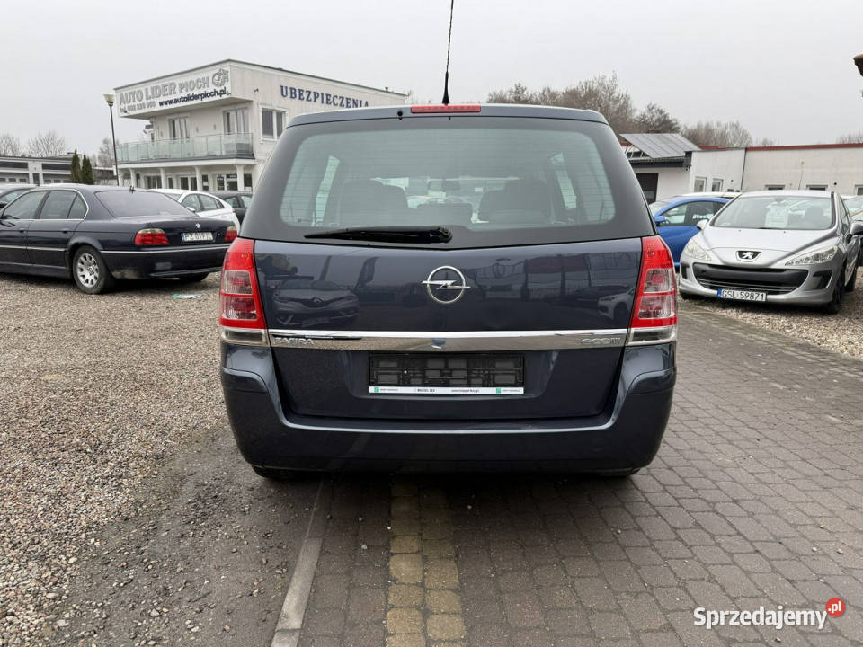 Opel Zafira OPEL ZAFIRA 2009 16 BENZYNA 7 Słupsk