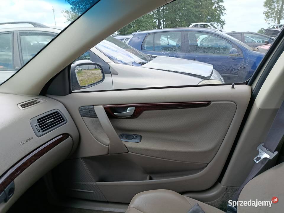 Volvo V70 24 2001 r dawca części Szklarka Myślniewska