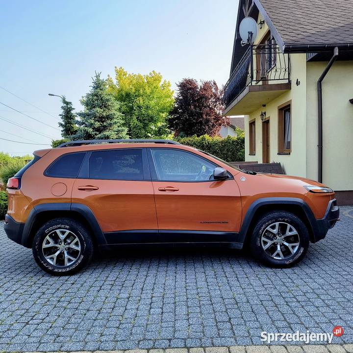 Sprzedam Jeep Cherokee Trailhawk LPG isofix Podwarpie