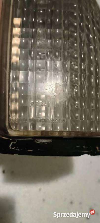 Kierunkowskaz lewy AUDI 100 C2 polift 19791982 Kierunkowskazy łódzkie Opoczno