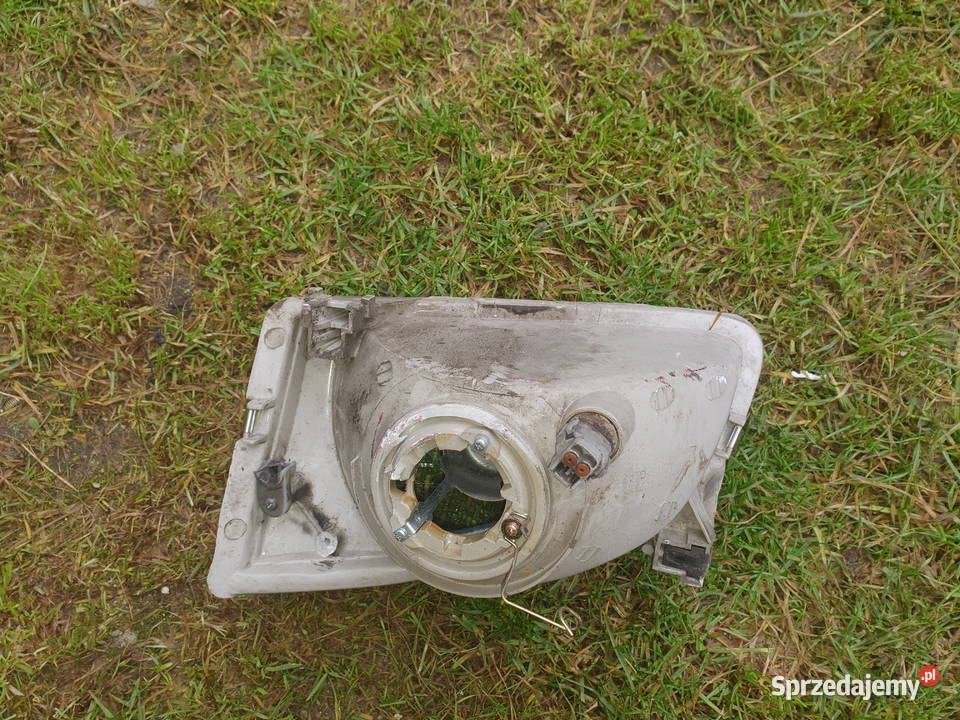 Lampa przednia prawa toyota Starlet P9 9699 Kraków