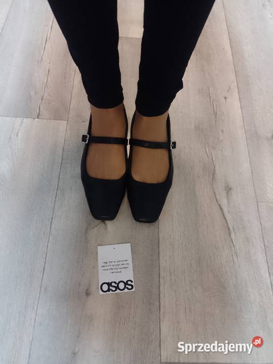 41 Czarne baleriny wieczorowe z zapięciem z Kraków