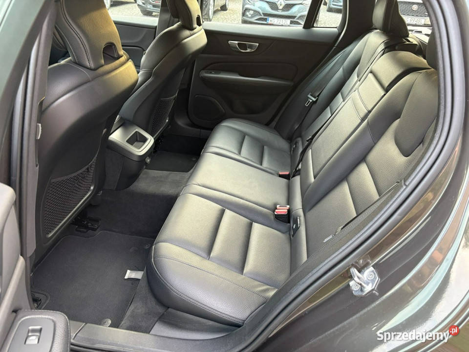 Volvo V60 20 benzyna Inscription Orrefors Sweden tempomat Lipówki