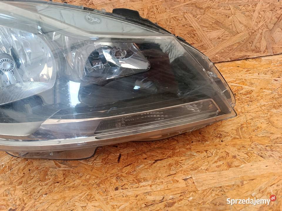 LAMPA PRAWY PRZÓD EU REFLEKTOR A2048209659 wielkopolskie