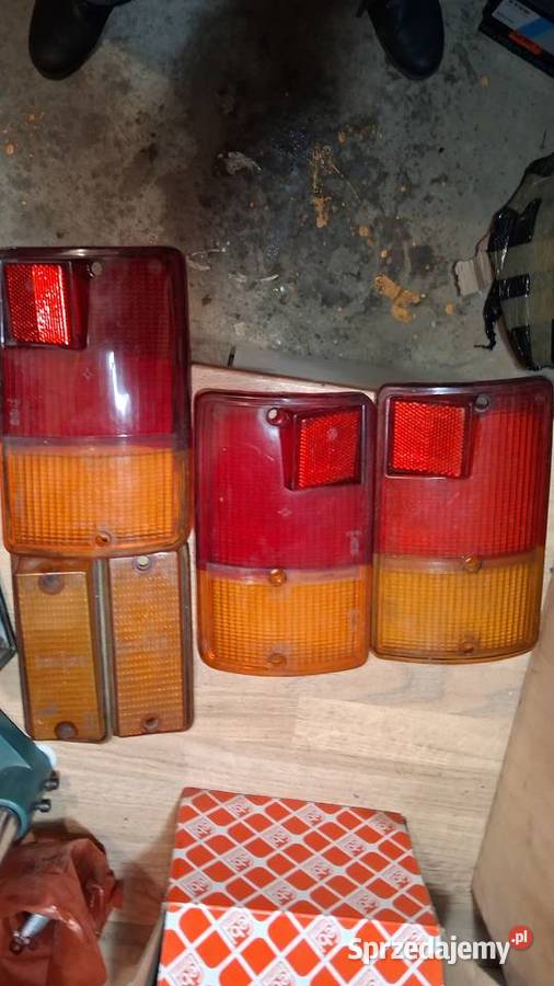 Klosz lampy tylnej 126p prawy i lewy Chrzanów