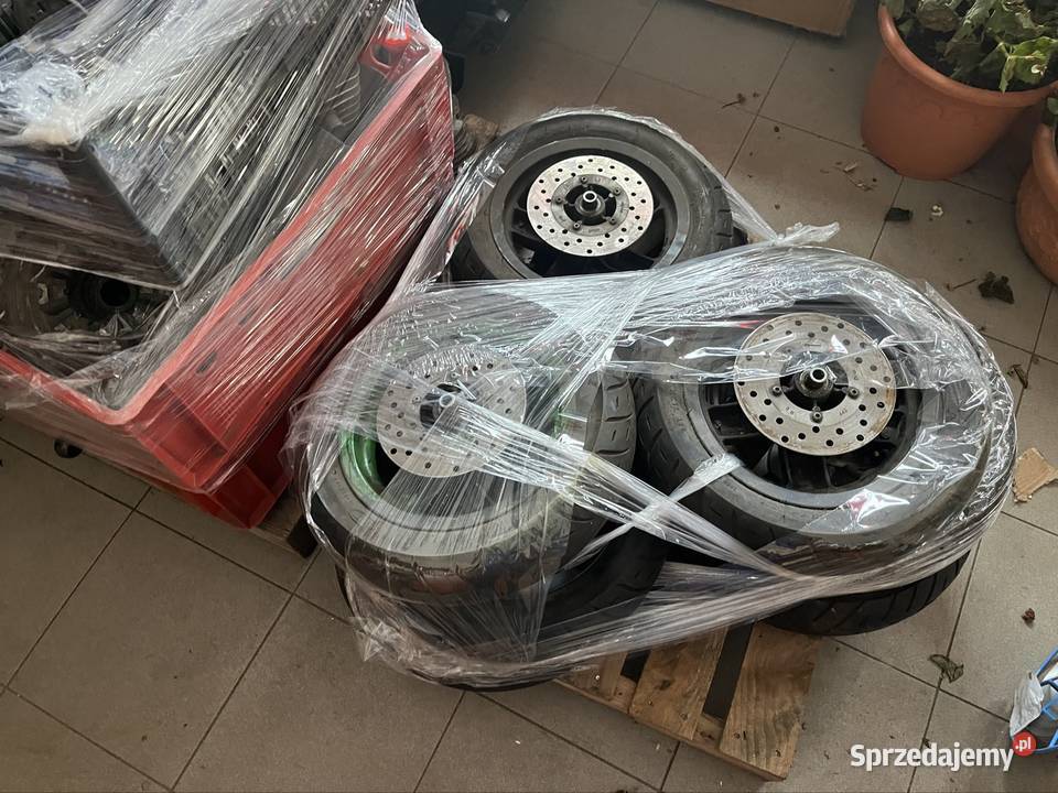 Części motocyklowe pozostałości