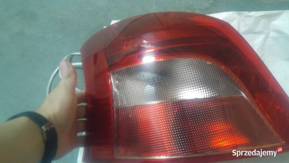 Oryginalna lampa Toyota Yaris II LUNA 2008 tył osobowe Warszawa