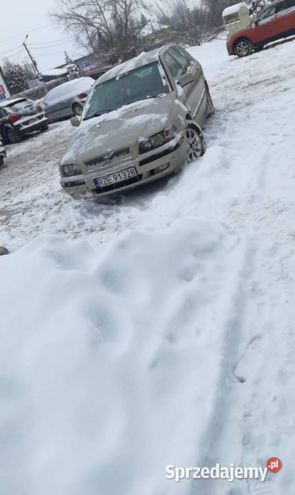 Volvo V40 18 benzyna 2001r manualna Rzeszów