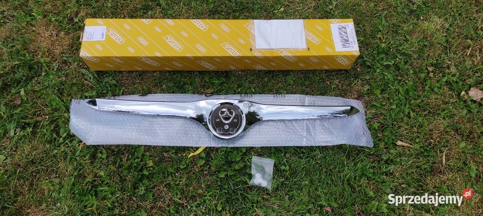 Listwa chromowana grilla i zderzaka Skoda Superb Stara Wieś