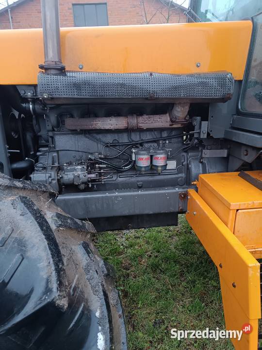 Ciągnik rolniczy renault 13314