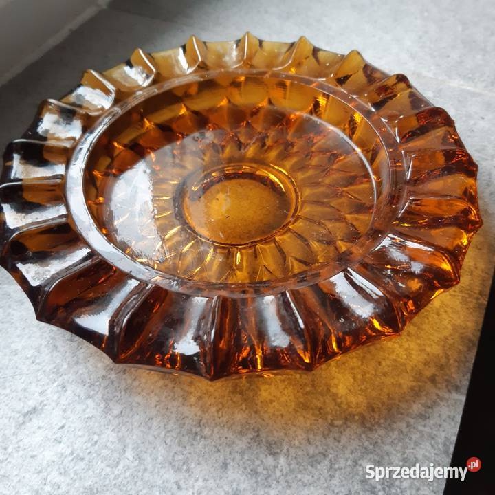 Sprzedam 4 popielniczki z PRL zegar Katowice sprzedam