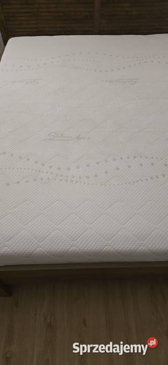 Sprzedam łóżko z materacem warmińsko-mazurskie