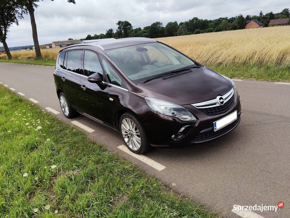 Opel Zafira C wersja Cosmo super stan nawigacja7 światła LED Brzeziny
