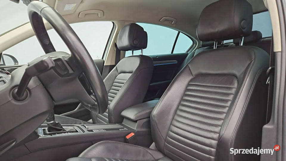 Volkswagen Passat 20 TSI Highline RLine Z lakier metallic Warszawa